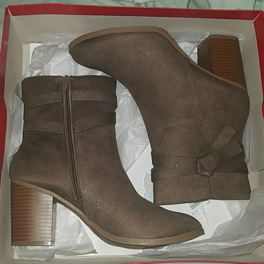 Brown Shoe boots